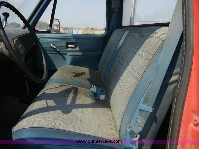 image for item D9920 1977 Chevrolet C20 Custom Deluxe pickup truck