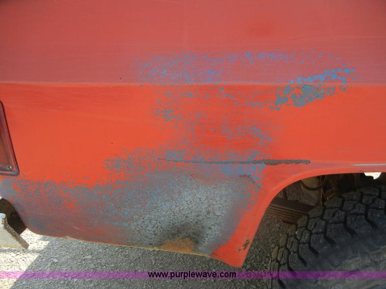 image for item D9920 1977 Chevrolet C20 Custom Deluxe pickup truck