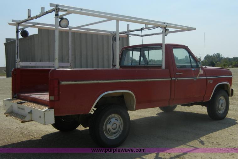 image for item D9921 1986 Ford F250 pickup truck