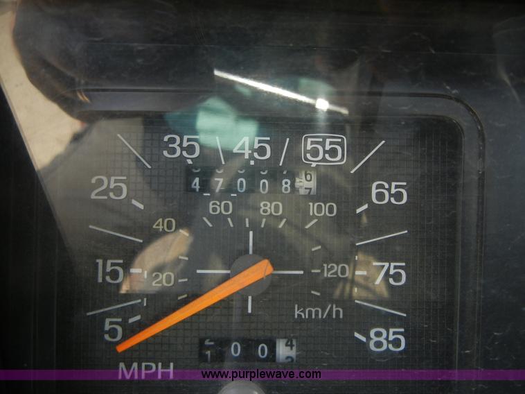 image for item D9921 1986 Ford F250 pickup truck