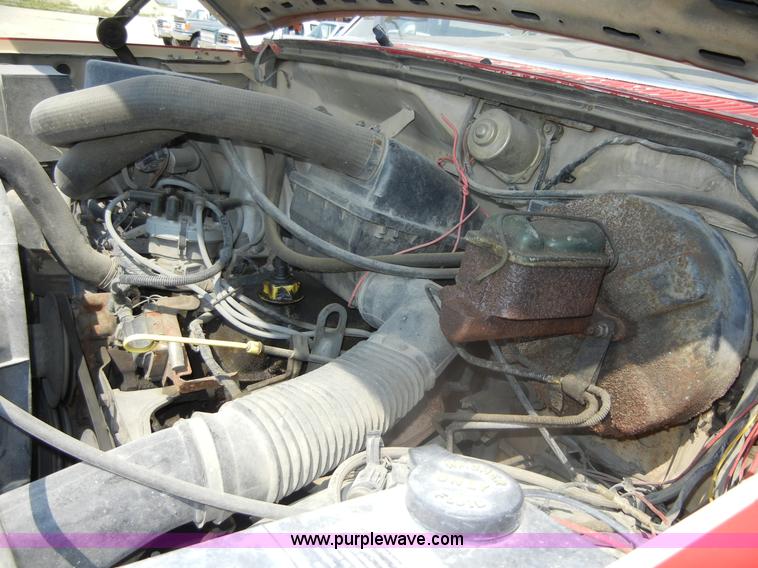 image for item D9921 1986 Ford F250 pickup truck