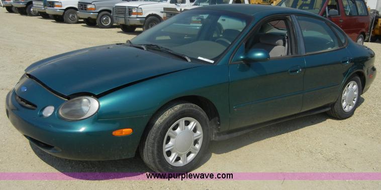 image for item D9922 1996 Ford Taurus GL