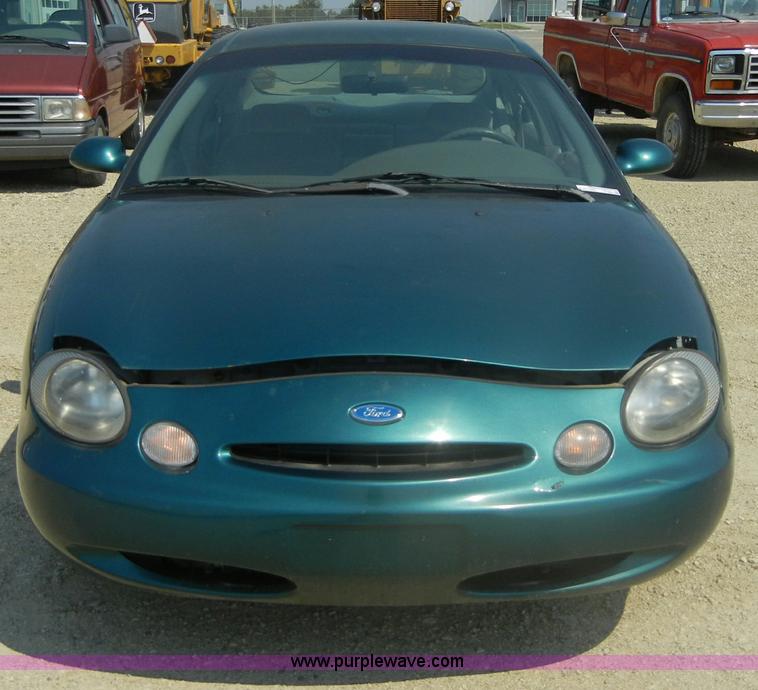 image for item D9922 1996 Ford Taurus GL