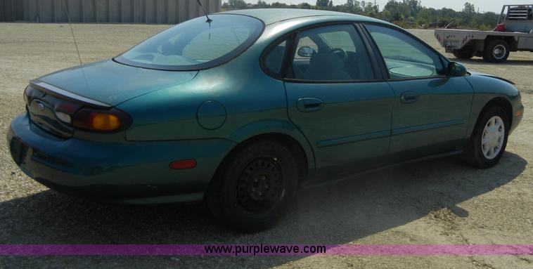 image for item D9922 1996 Ford Taurus GL
