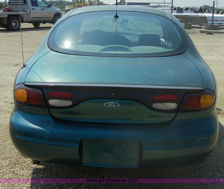 image for item D9922 1996 Ford Taurus GL