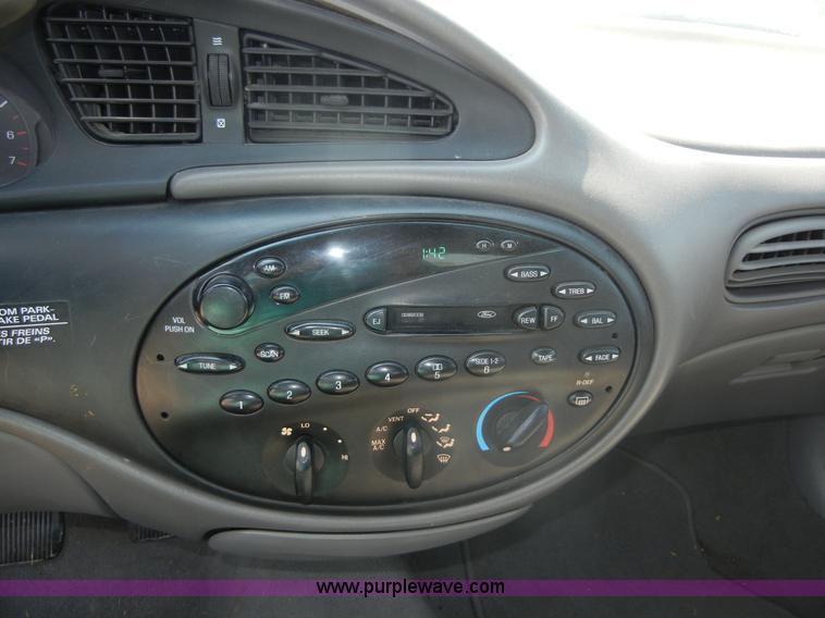 image for item D9922 1996 Ford Taurus GL