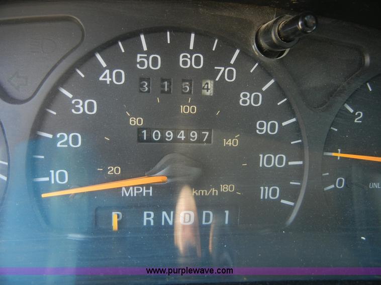 image for item D9922 1996 Ford Taurus GL