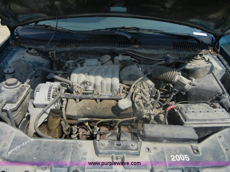 image for item D9922 1996 Ford Taurus GL
