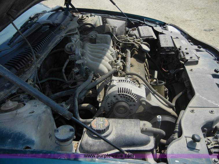 image for item D9922 1996 Ford Taurus GL
