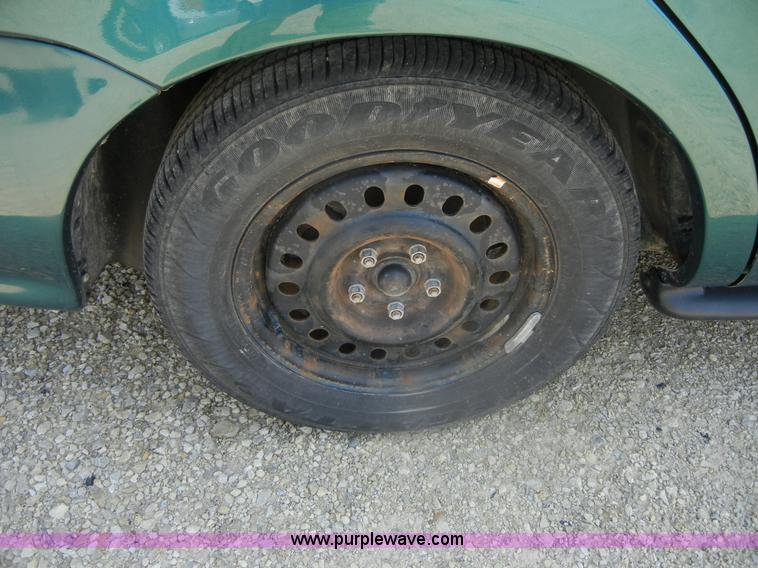 image for item D9922 1996 Ford Taurus GL