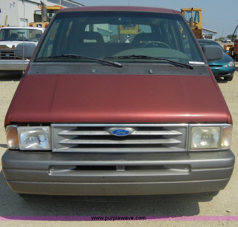 image for item D9923 1997 Ford Aerostar XLT mini van