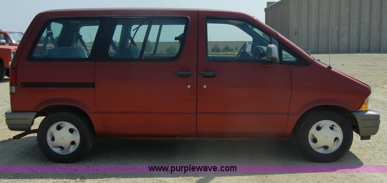 image for item D9923 1997 Ford Aerostar XLT mini van