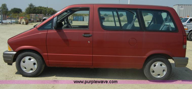 image for item D9923 1997 Ford Aerostar XLT mini van