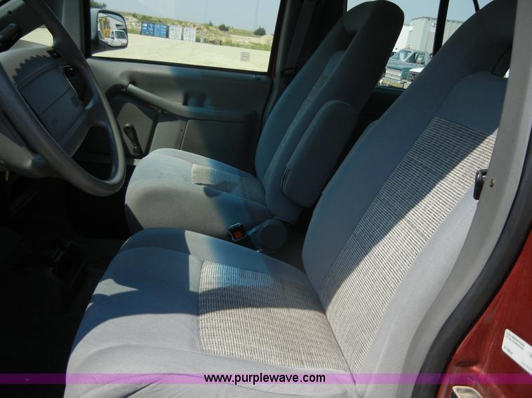 image for item D9923 1997 Ford Aerostar XLT mini van