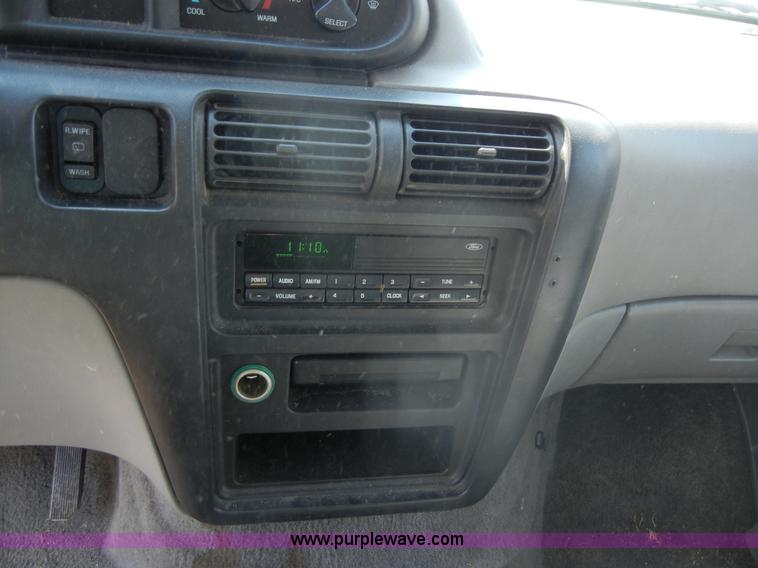 image for item D9923 1997 Ford Aerostar XLT mini van