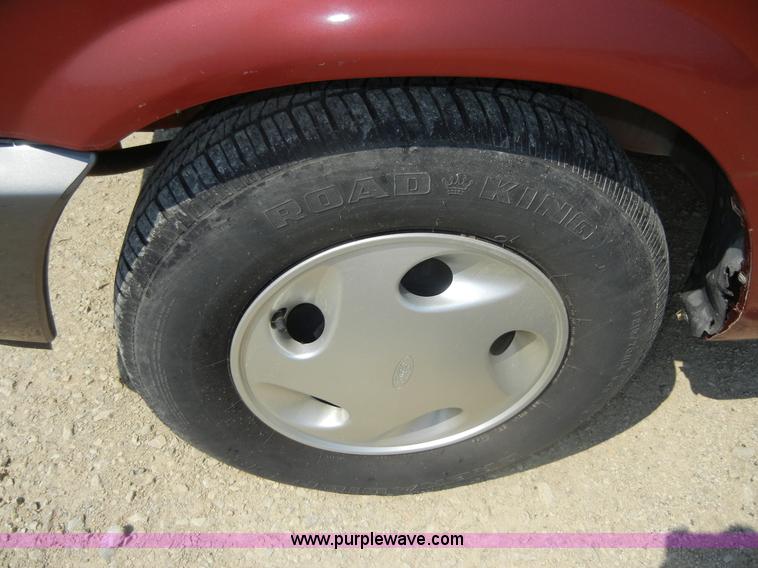 image for item D9923 1997 Ford Aerostar XLT mini van