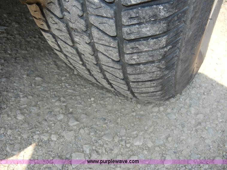 image for item D9923 1997 Ford Aerostar XLT mini van