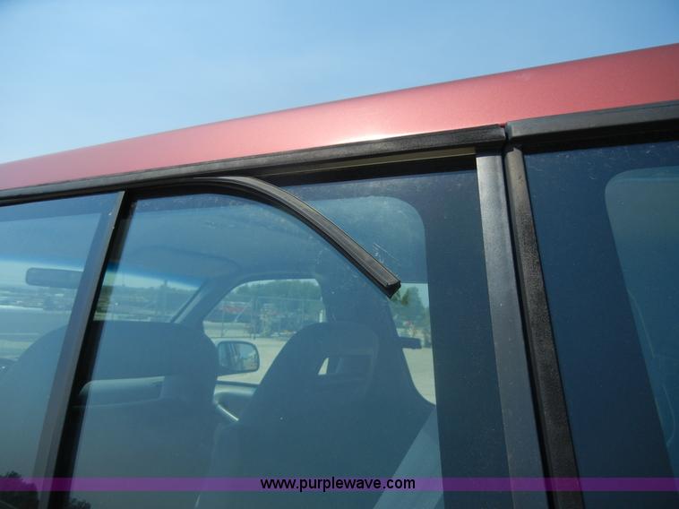 image for item D9923 1997 Ford Aerostar XLT mini van