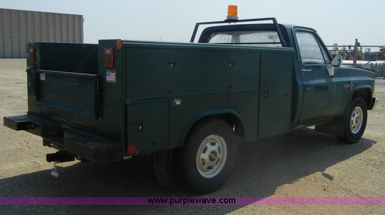 image for item D9928 1982 Chevrolet C20 Custom Deluxe utility pickup truck