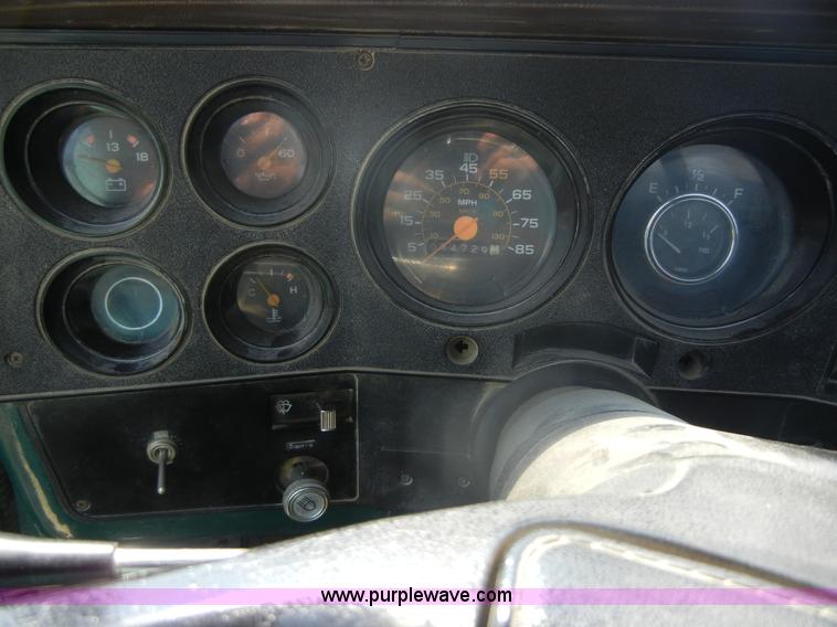 image for item D9928 1982 Chevrolet C20 Custom Deluxe utility pickup truck