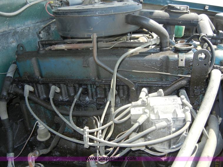 image for item D9928 1982 Chevrolet C20 Custom Deluxe utility pickup truck