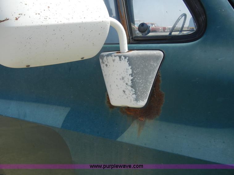 image for item D9928 1982 Chevrolet C20 Custom Deluxe utility pickup truck