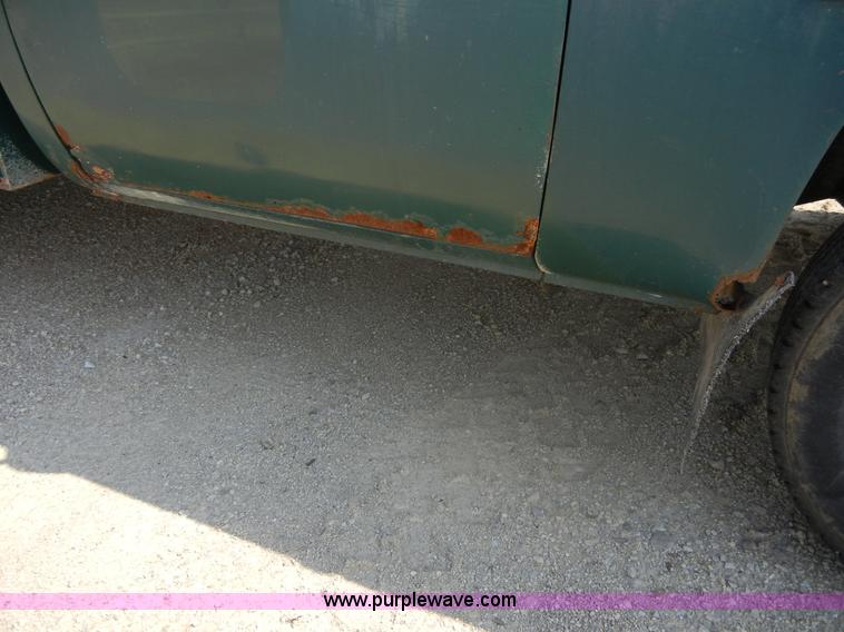 image for item D9928 1982 Chevrolet C20 Custom Deluxe utility pickup truck