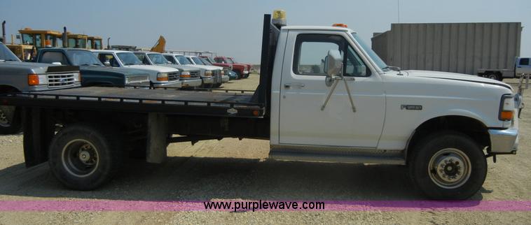 image for item D9930 1993 Ford F450 Super Duty pickup truck