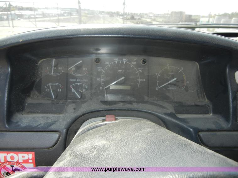 image for item D9930 1993 Ford F450 Super Duty pickup truck
