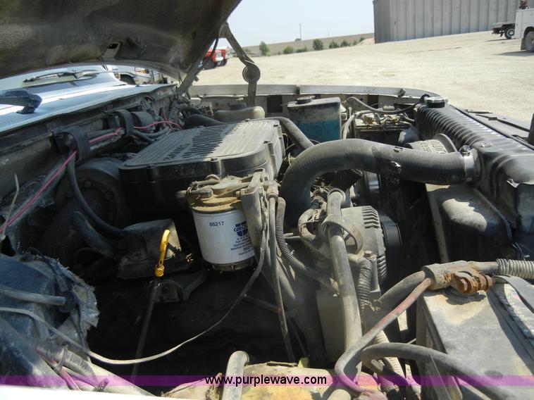 image for item D9930 1993 Ford F450 Super Duty pickup truck