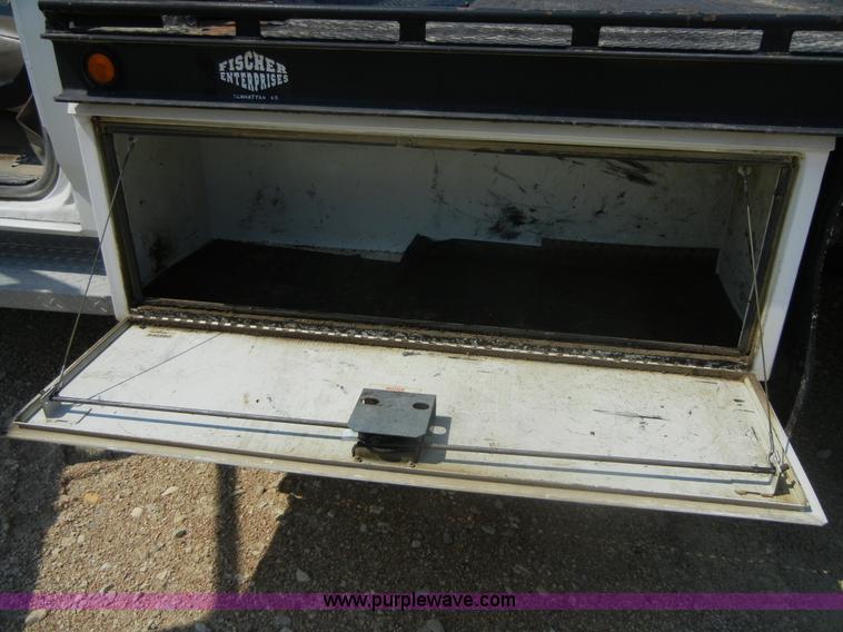 image for item D9930 1993 Ford F450 Super Duty pickup truck