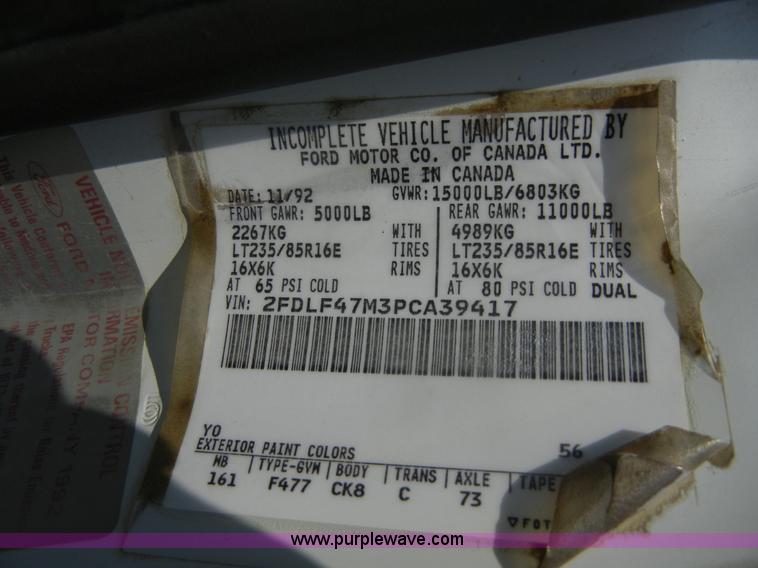 image for item D9930 1993 Ford F450 Super Duty pickup truck