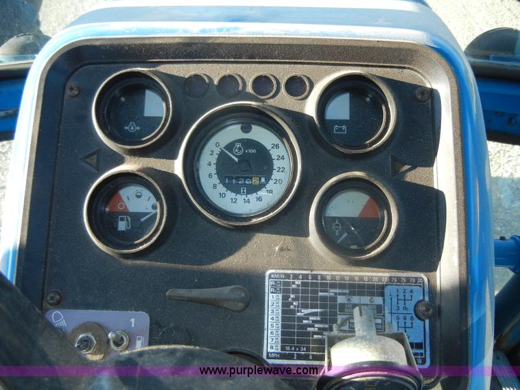 image for item D9952 1981 Ford 7700 tractor