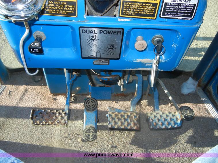 image for item D9952 1981 Ford 7700 tractor