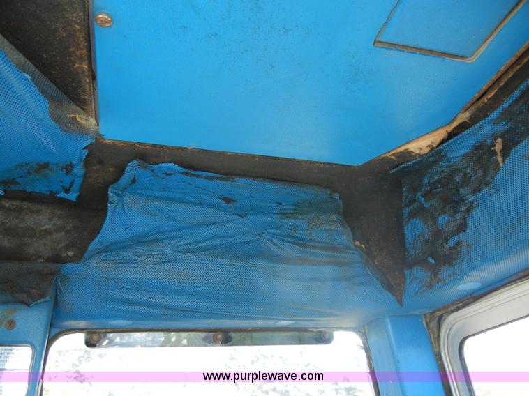 image for item D9952 1981 Ford 7700 tractor