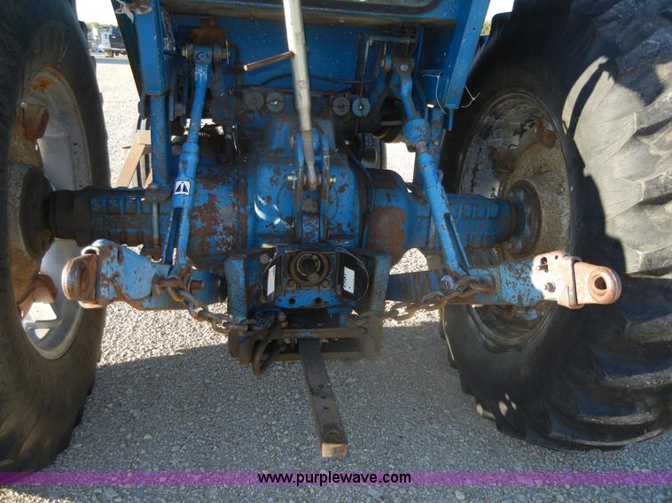 image for item D9952 1981 Ford 7700 tractor