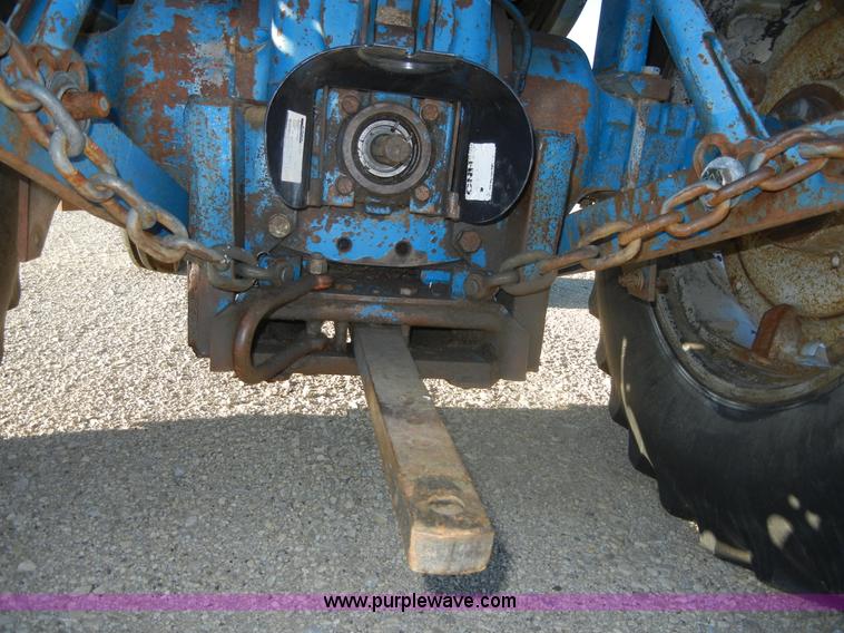 image for item D9952 1981 Ford 7700 tractor