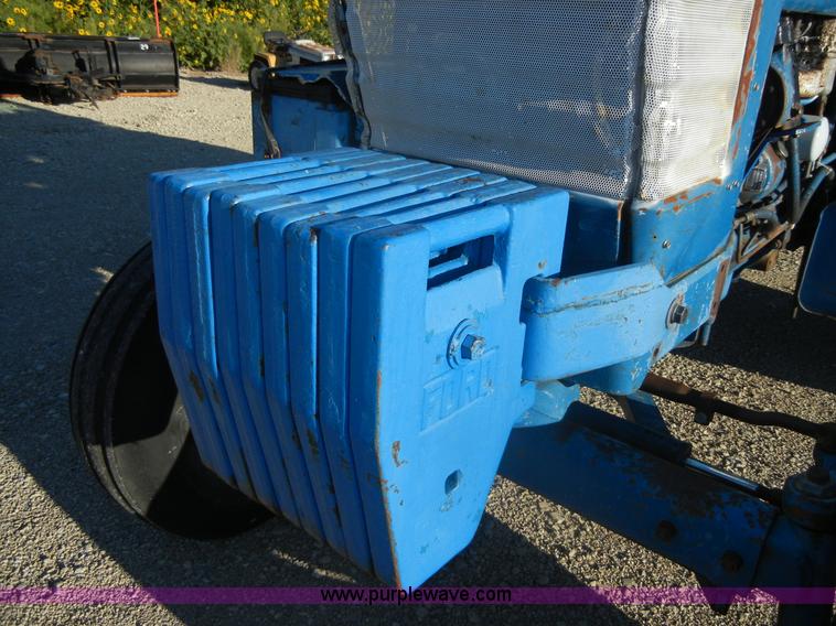 image for item D9952 1981 Ford 7700 tractor