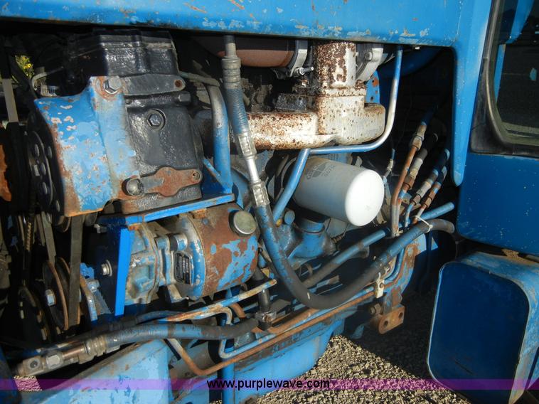image for item D9952 1981 Ford 7700 tractor