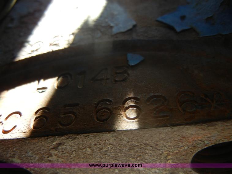 image for item D9952 1981 Ford 7700 tractor