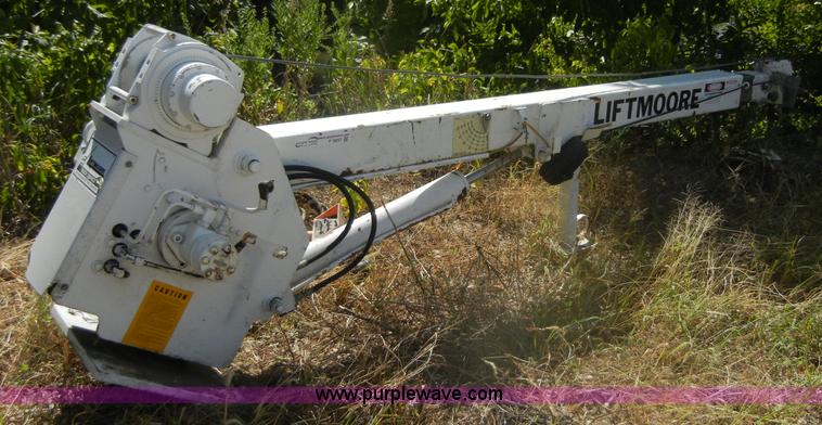 image for item F9257 Lift Moore 3200 truck crane