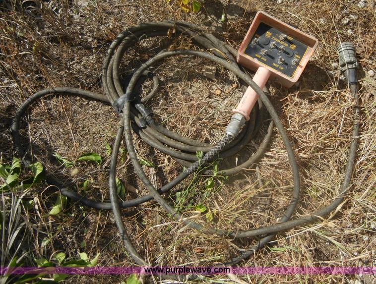 image for item F9257 Lift Moore 3200 truck crane