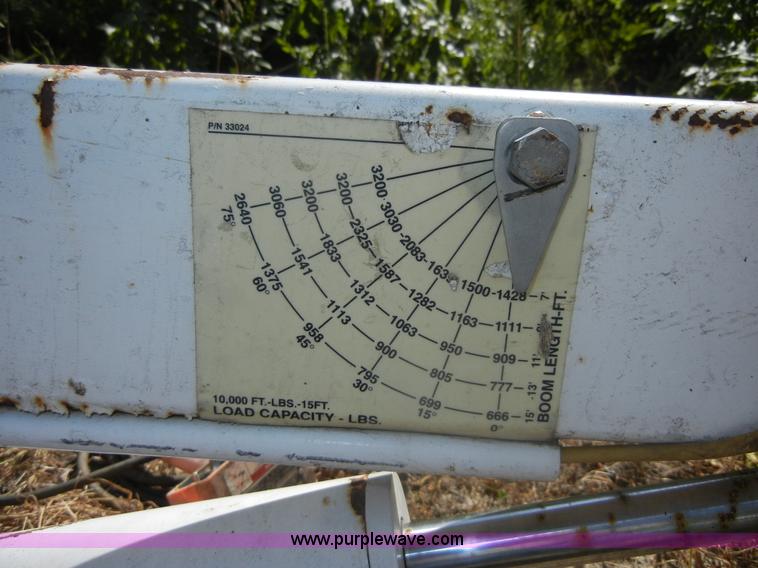 image for item F9257 Lift Moore 3200 truck crane