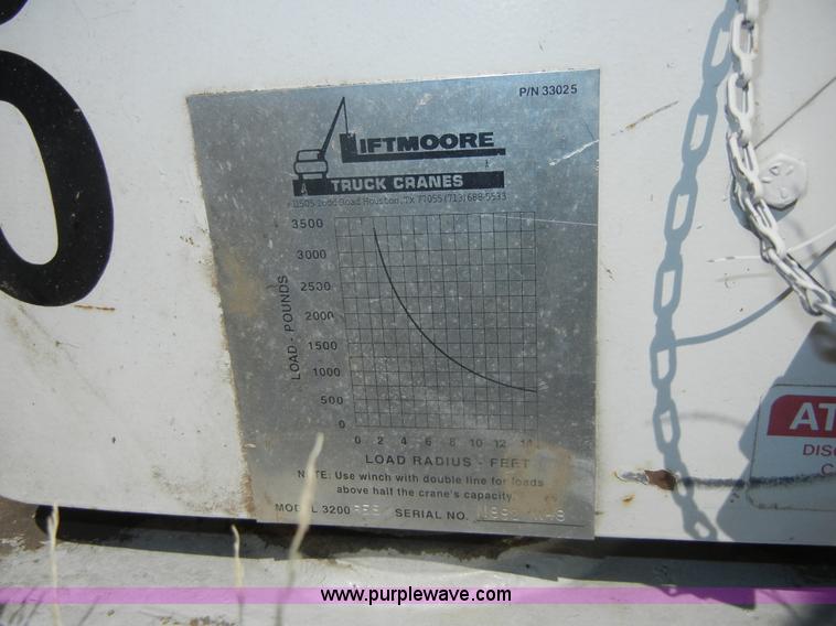 image for item F9257 Lift Moore 3200 truck crane