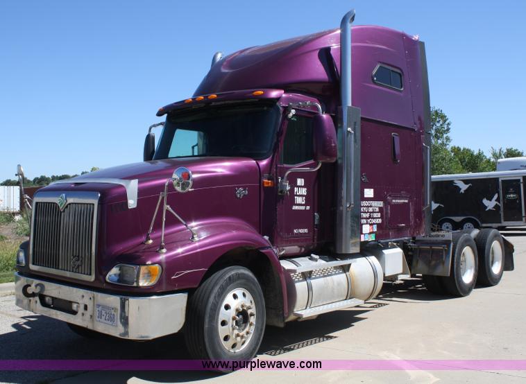 image for item A2291 2000 International 9400i Eagle semi truck