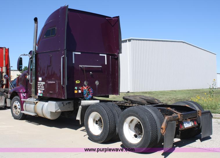 image for item A2291 2000 International 9400i Eagle semi truck