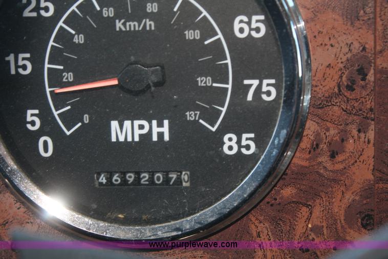 image for item A2291 2000 International 9400i Eagle semi truck