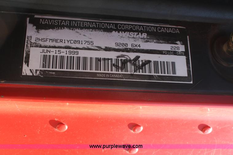 image for item A2292 2000 International 9200 Eagle semi truck