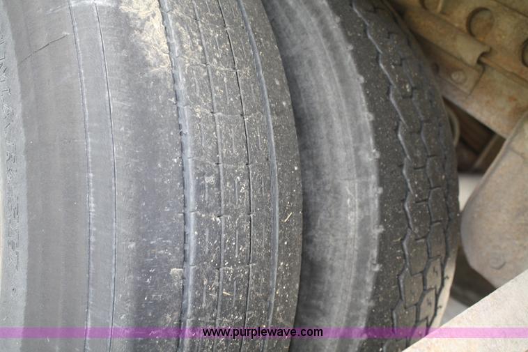 image for item A2296 1994 Great Dane 48' dry van trailer