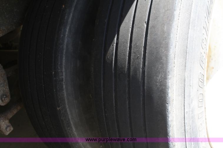 image for item A2297 1995 Stoughton 48' dry van trailer